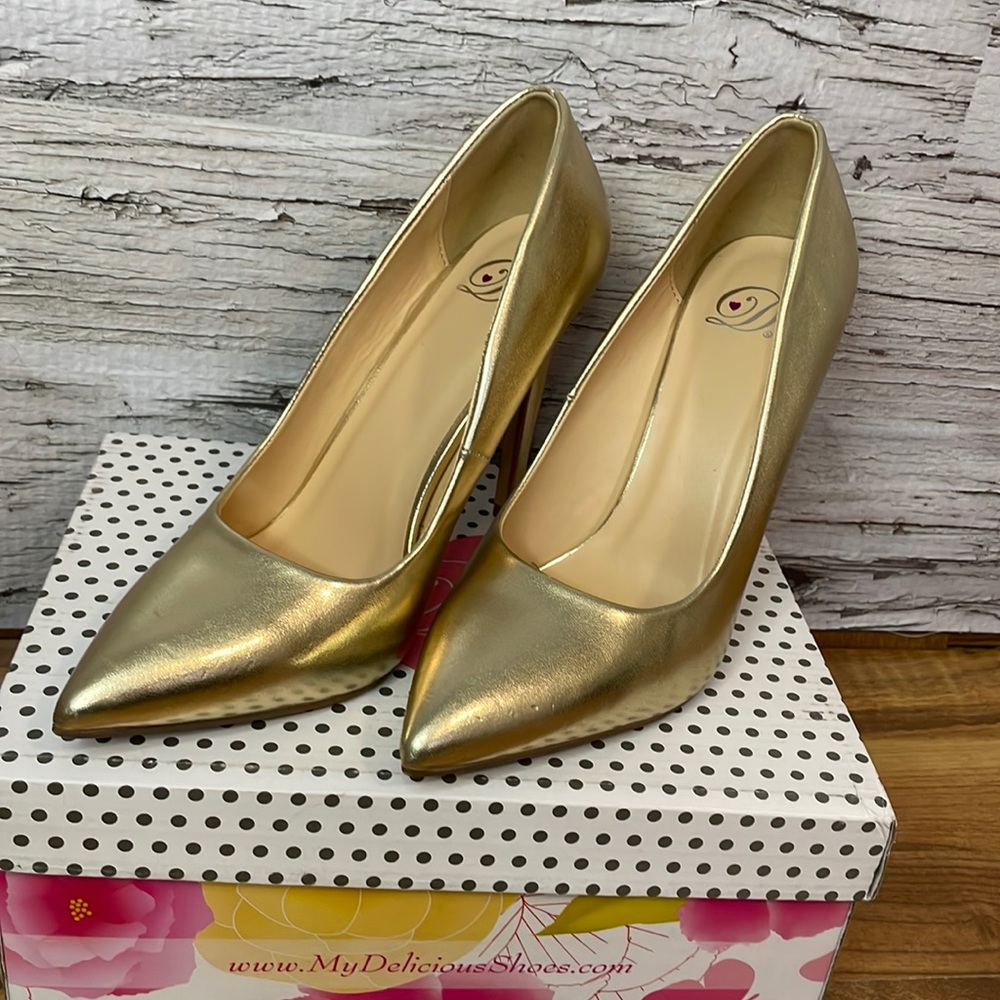 My delicious shoes gold heels